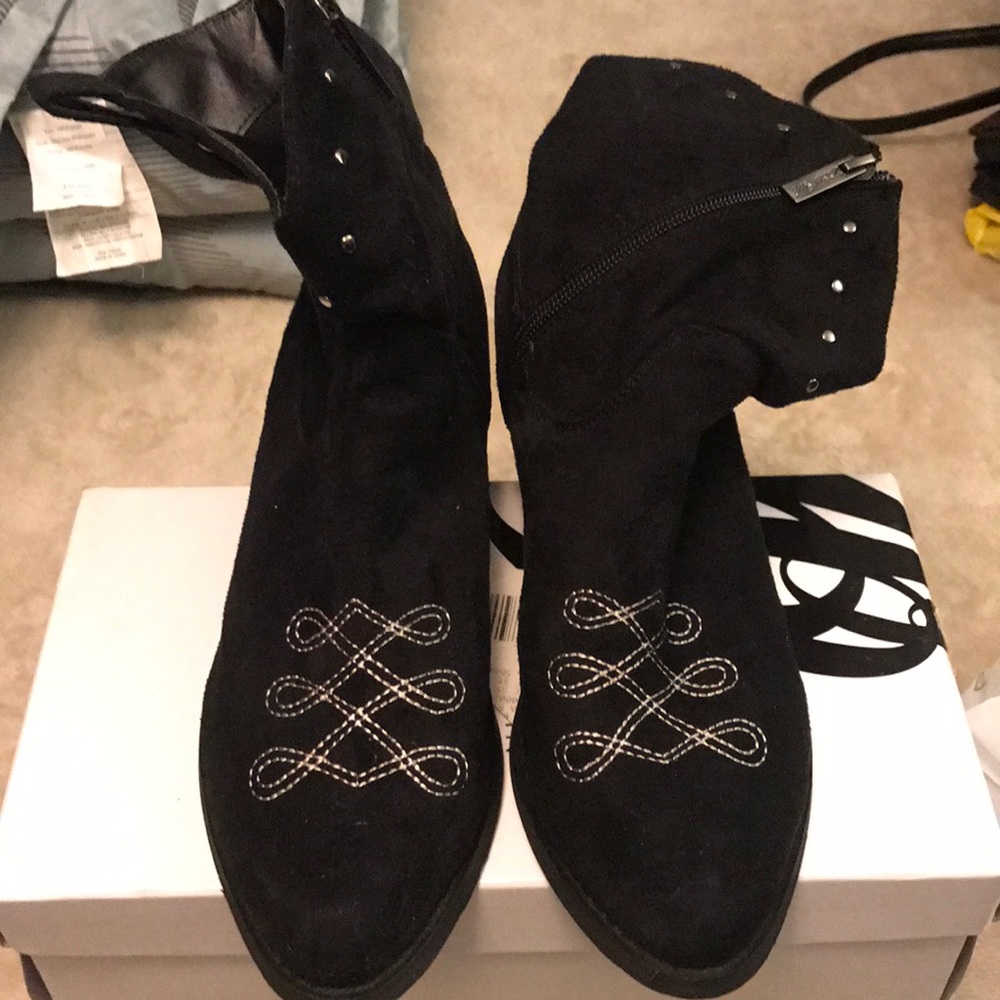 2LipsToo boots size 8 used like twice not more!